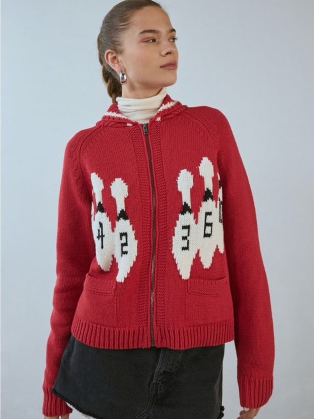 Urban outfitters
BDG Scottie
Graphic Knit Zip-Up bowling
Cardigan